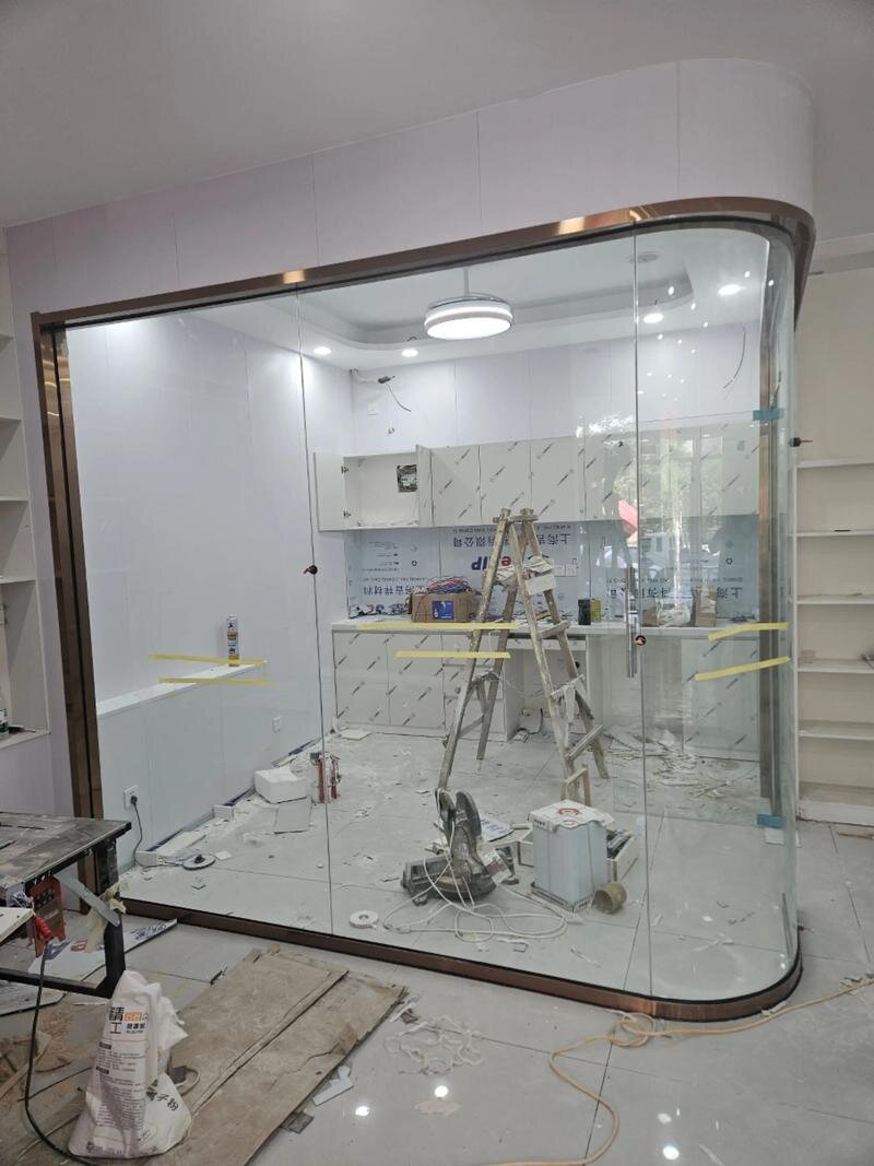 包头市弧形玻璃异形展柜玻璃 - 方案